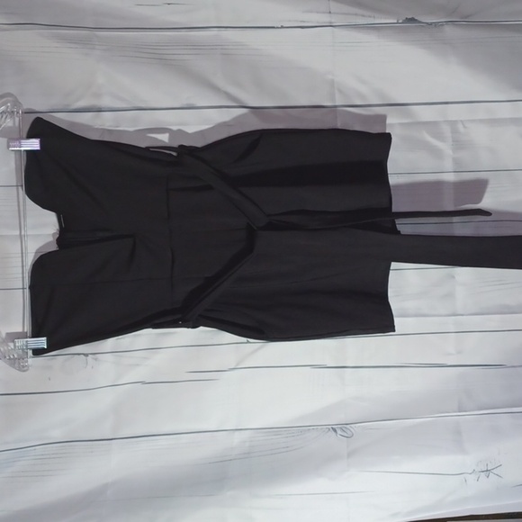 Strapless bodycon romper with pockets - Picture 1 of 8